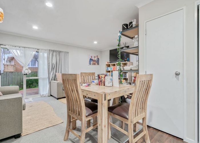  at 8A Lomas Place, Manurewa, Manukau City, Auckland