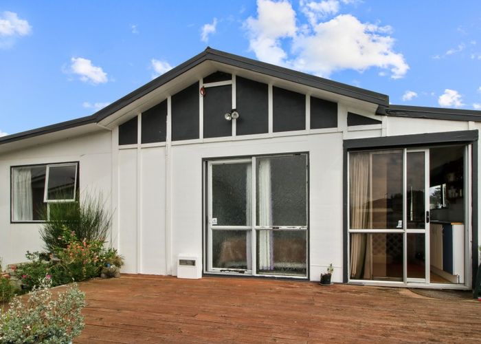  at 84 Park Avenue, Waitarere Beach, Levin