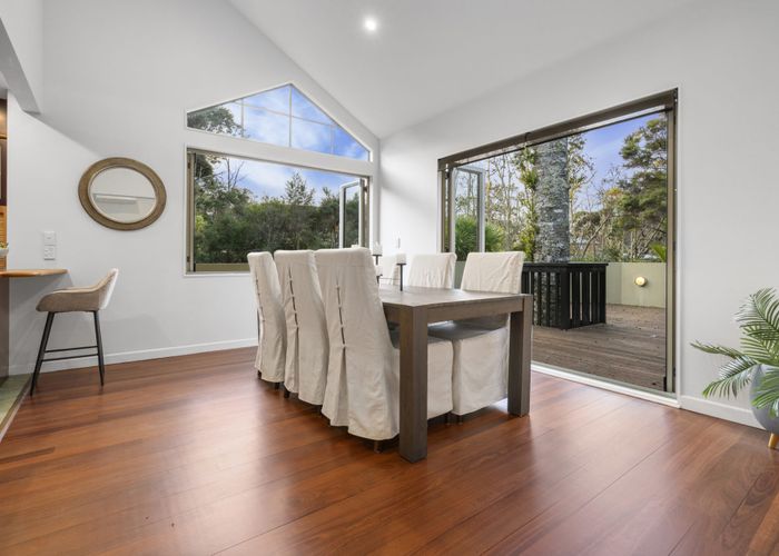  at 53 Staincross Street, Green Bay, Auckland