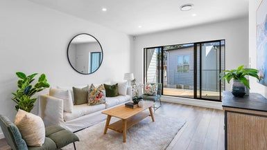  at 121E Sycamore Drive, Sunnynook, Auckland