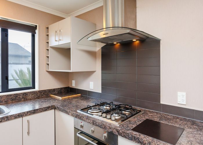  at 9 Angelina Way, Kelvin Grove, Palmerston North