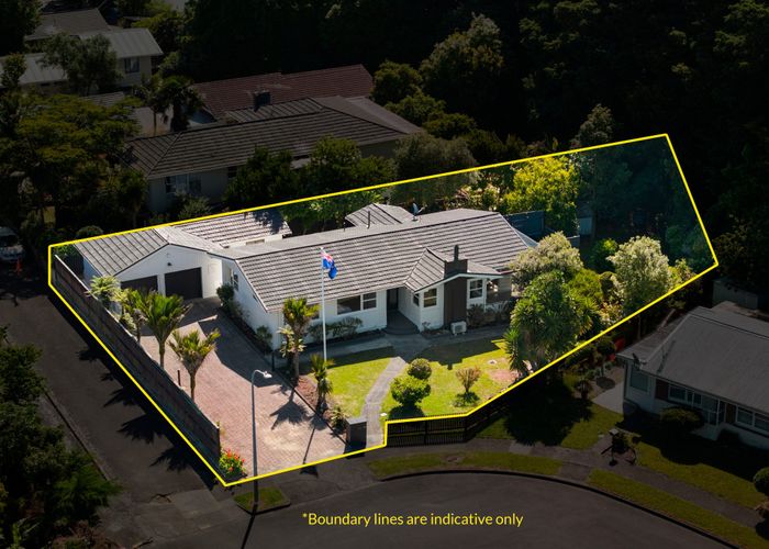  at 2 Walpole Avenue, Hill Park, Manukau City, Auckland