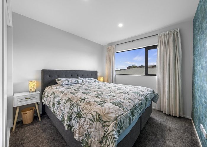  at 5/11 Karamu Street, Te Atatu Peninsula, Waitakere City, Auckland