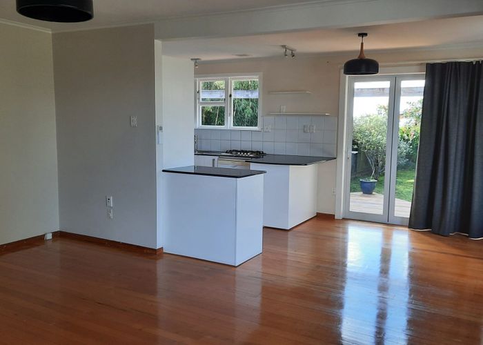  at 9 Whitney Street, New Windsor, Auckland