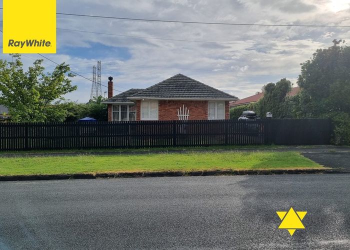 at 111 Flanshaw Road, Te Atatu South, Waitakere City, Auckland