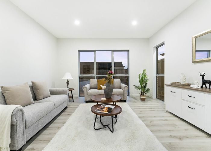  at 8 Munro Oak Lane, Clevedon, Manukau City, Auckland