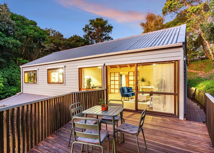  at 49 Bayview Road, Paremata, Porirua, Wellington