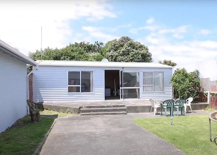  at 8A Taupata Street, Castlecliff, Whanganui, Manawatu / Whanganui