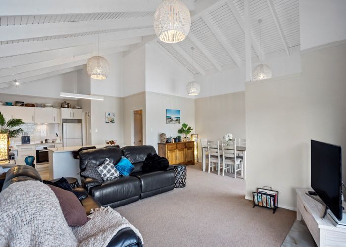 at 11 Moana Drive, Tanners Point, Tahawai