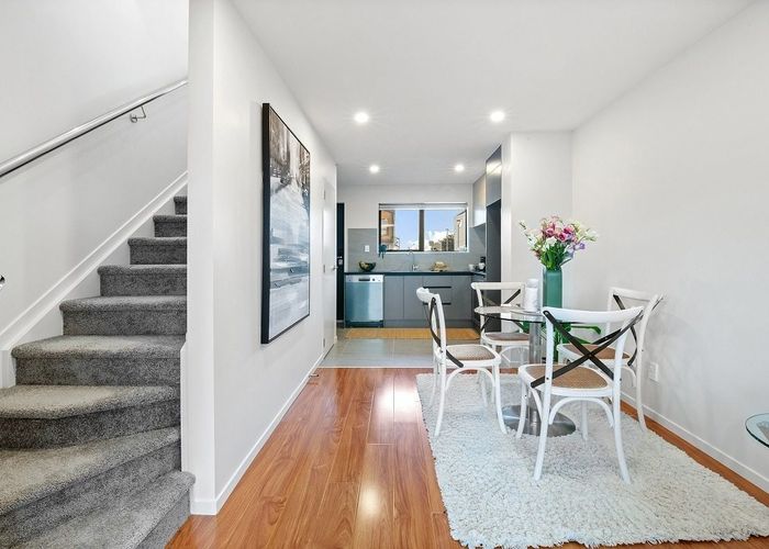  at 31 Red Arches Road, Henderson, Waitakere City, Auckland