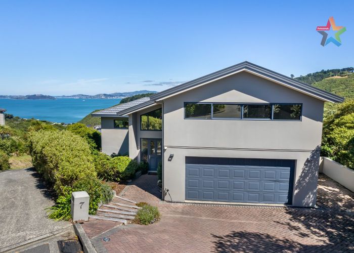  at 7 Green Park Lane, Korokoro, Lower Hutt