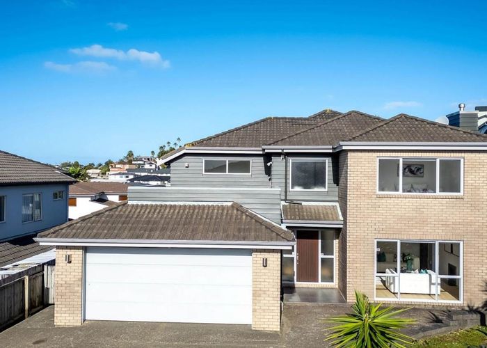  at 98 Medallion Drive, Oteha, Auckland