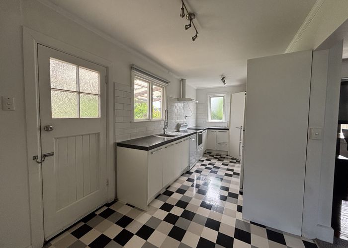  at 72 Harrow Street, Phillipstown, Christchurch City, Canterbury