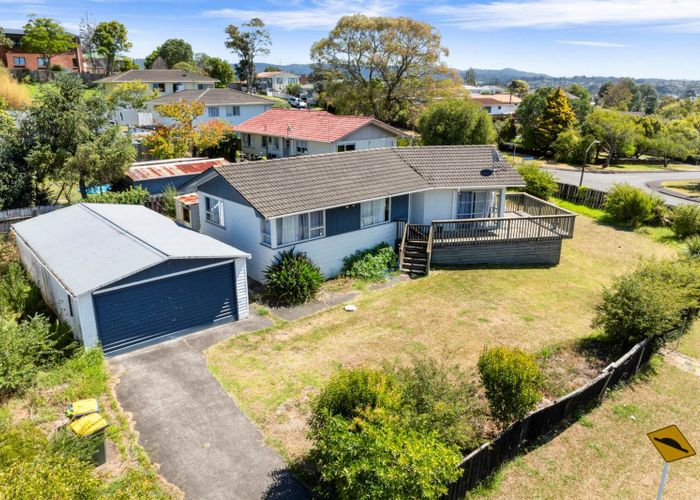  at 2 Longreach Drive, Sunnyvale, Waitakere City, Auckland