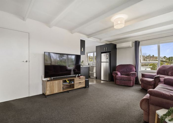  at 2/58 Girrahween Drive, Totara Vale, Auckland