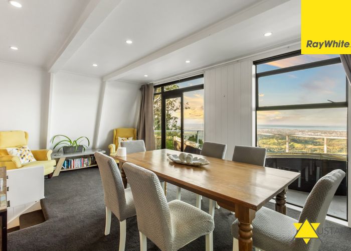  at 3 Brabant Road, Waiatarua, Waitakere City, Auckland