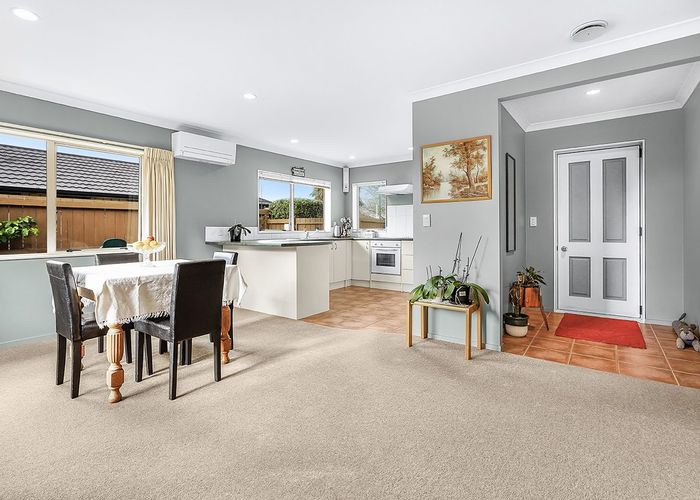  at 8 Ashgrove Court, Hamilton East, Hamilton
