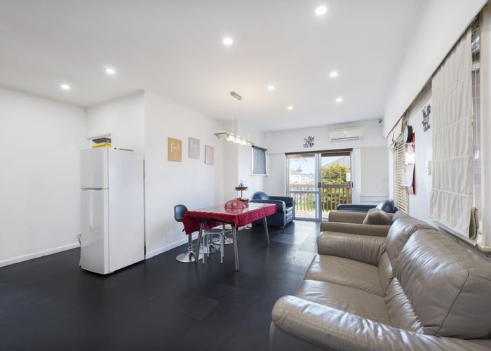  at 86 Mcleod Road, Te Atatu South, Waitakere City, Auckland