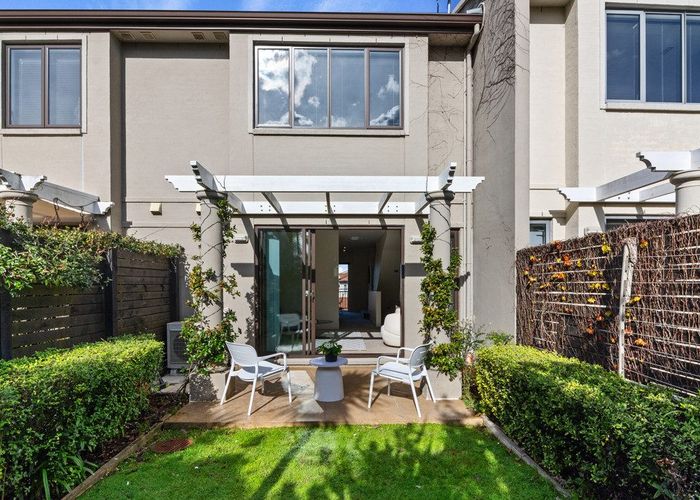  at 100 Naples Way, Albany, North Shore City, Auckland