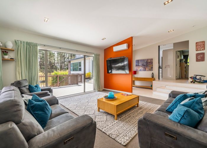  at 9 Sylvan Way, Silverstream, Upper Hutt, Wellington