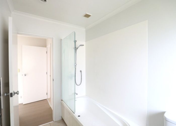  at 24 Ashmere Lane, Weymouth, Manukau City, Auckland