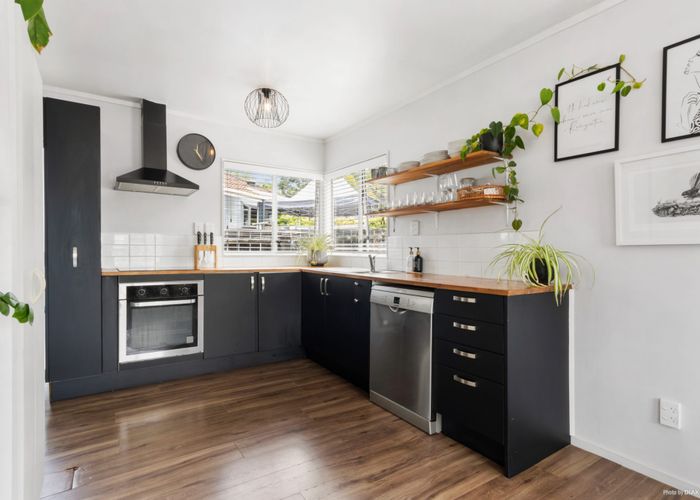  at 3 Midgley Road, West Harbour, Waitakere City, Auckland