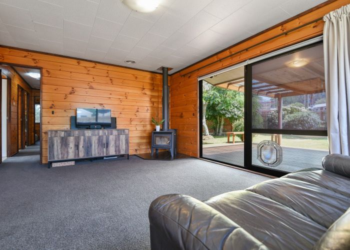 at 2 Bay Grove, Pukehangi, Rotorua