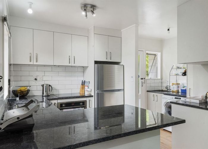  at 1/10 Halder Place, Torbay, North Shore City, Auckland