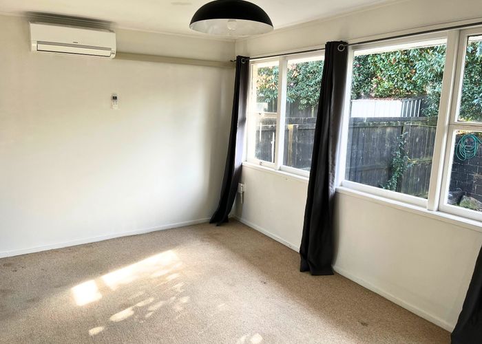  at 2/8 Almond Place, Mount Wellington, Auckland City, Auckland