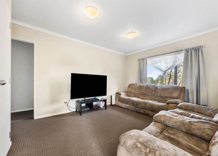  at 1 Rixon Place, Te Atatu Peninsula, Waitakere City, Auckland