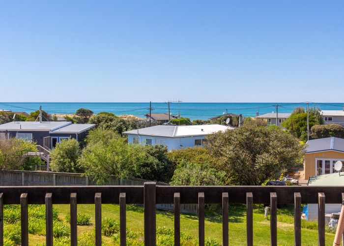  at 51 Pinedale Crescent, Riversdale Beach
