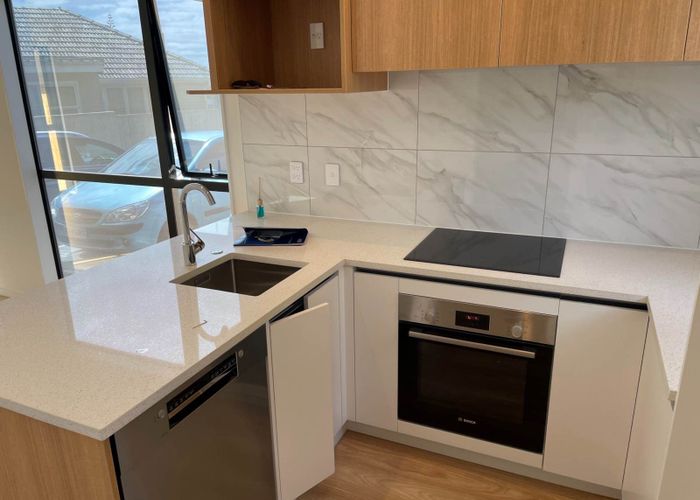  at 3/28 Vodanovich Road, Te Atatu South, Waitakere City, Auckland