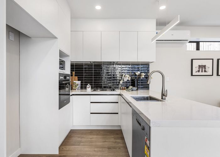  at 12B September Place, Forrest Hill, Auckland