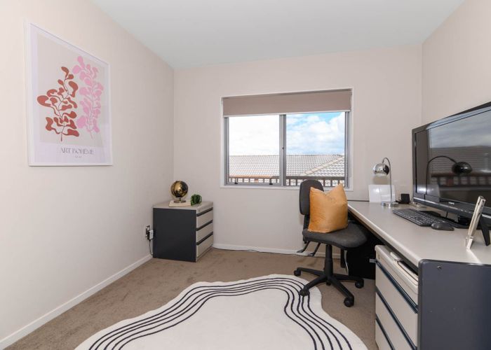  at 91 Travis View Drive, Fairview Heights, Auckland