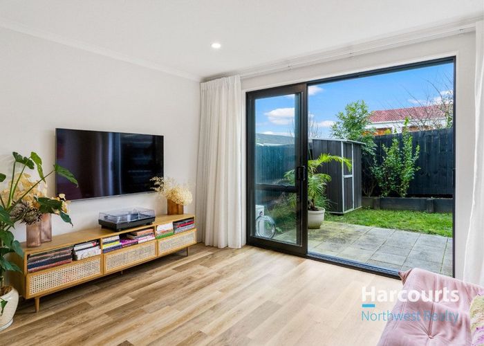  at 5 Wharara Lane, Massey, Waitakere City, Auckland