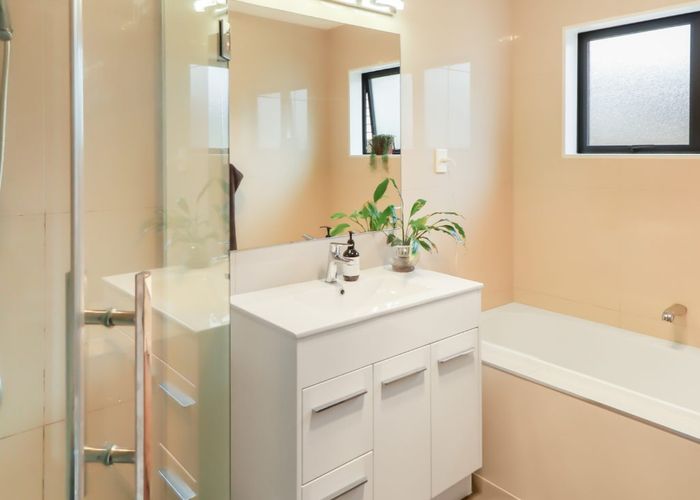  at 11 Amokura Avenue, Takanini, Papakura, Auckland