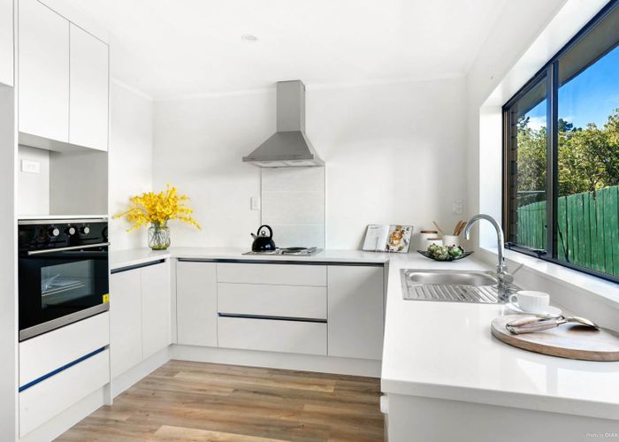  at 4/17 Queen Mary Avenue, New Lynn, Auckland