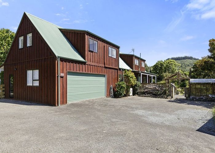  at 100 Emerald Hill Drive, Birchville, Upper Hutt, Wellington