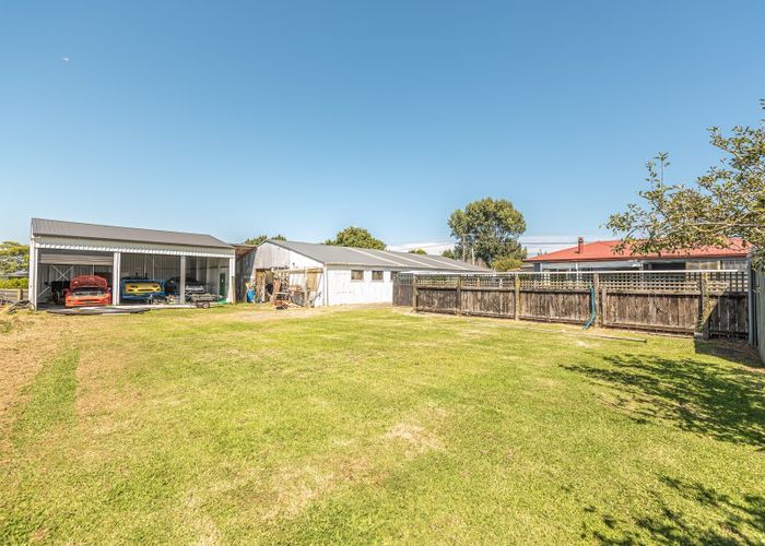  at 2 Buxton Road, Westmere, Whanganui