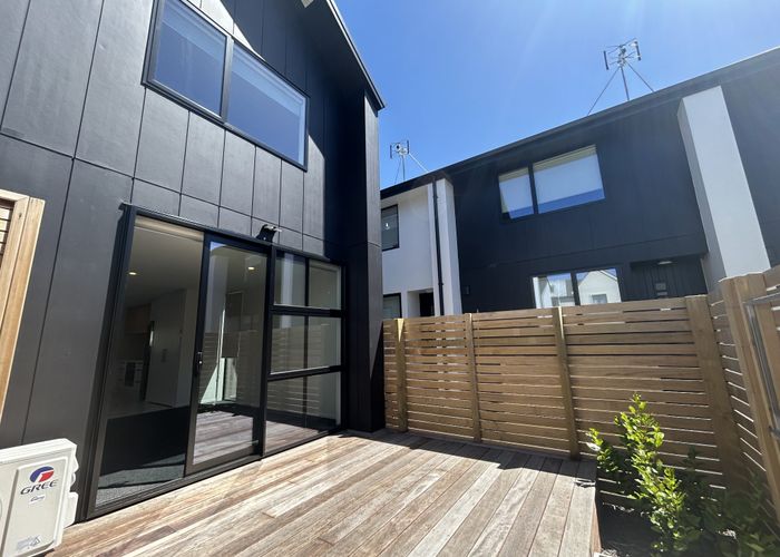  at 1/4 Rotherham Street, Riccarton, Christchurch