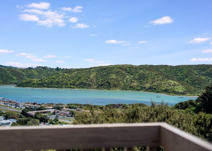  at 4 Kahu Road, Paremata, Porirua, Wellington