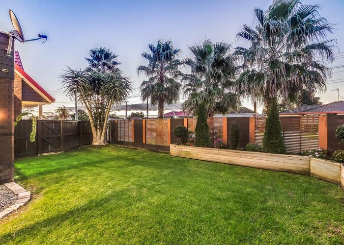  at 2/57 Hoteo Avenue, Papatoetoe, Manukau City, Auckland
