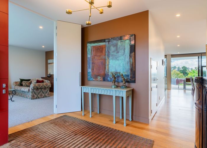  at 142 Lake Crescent, Hamilton Lake, Hamilton, Waikato