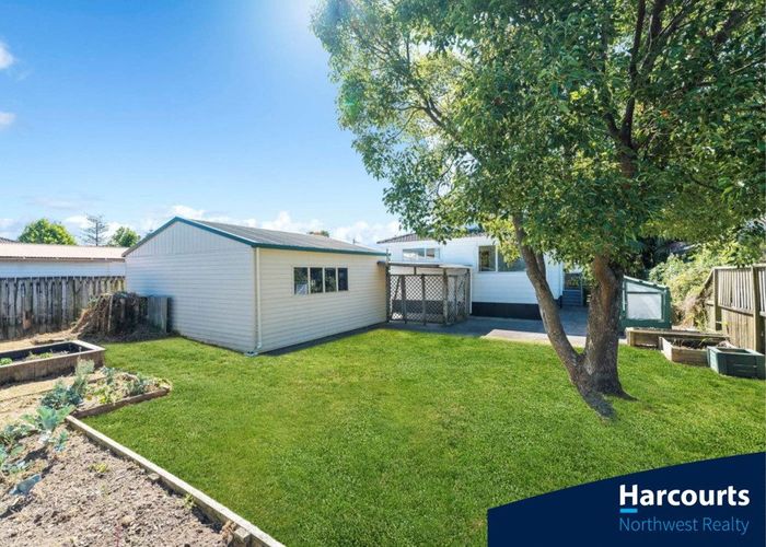  at 16 Glen Road, Ranui, Auckland