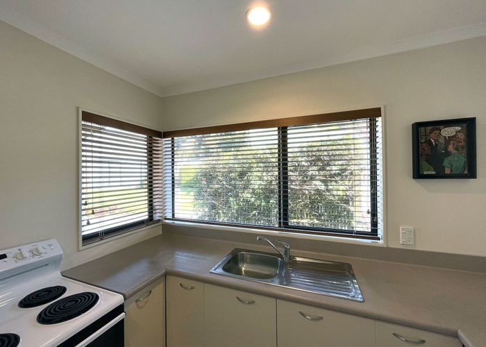  at 42/42 Main Road, Tawa, Wellington, Wellington
