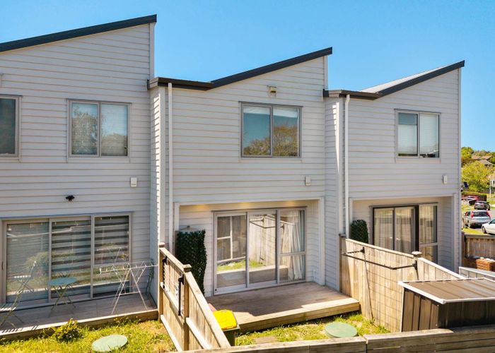  at 1B Sirius Place, Botany Downs, Manukau City, Auckland