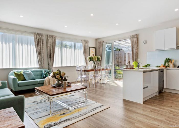  at 27A Camrose Place, Glenfield, Auckland