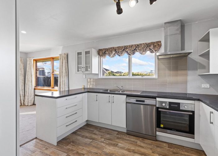  at 2/11 Blakehall Place, Spreydon, Christchurch City, Canterbury