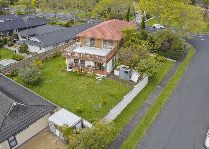  at 1 Sanctuary Point, Sunnyhills, Auckland