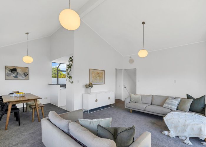  at 2/105 Moa Road, Point Chevalier, Auckland